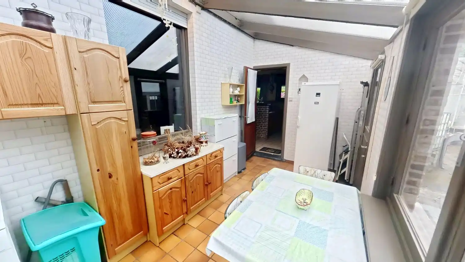 Veelzijdige woning met ruime opslagmogelijkheden te koop! foto 9