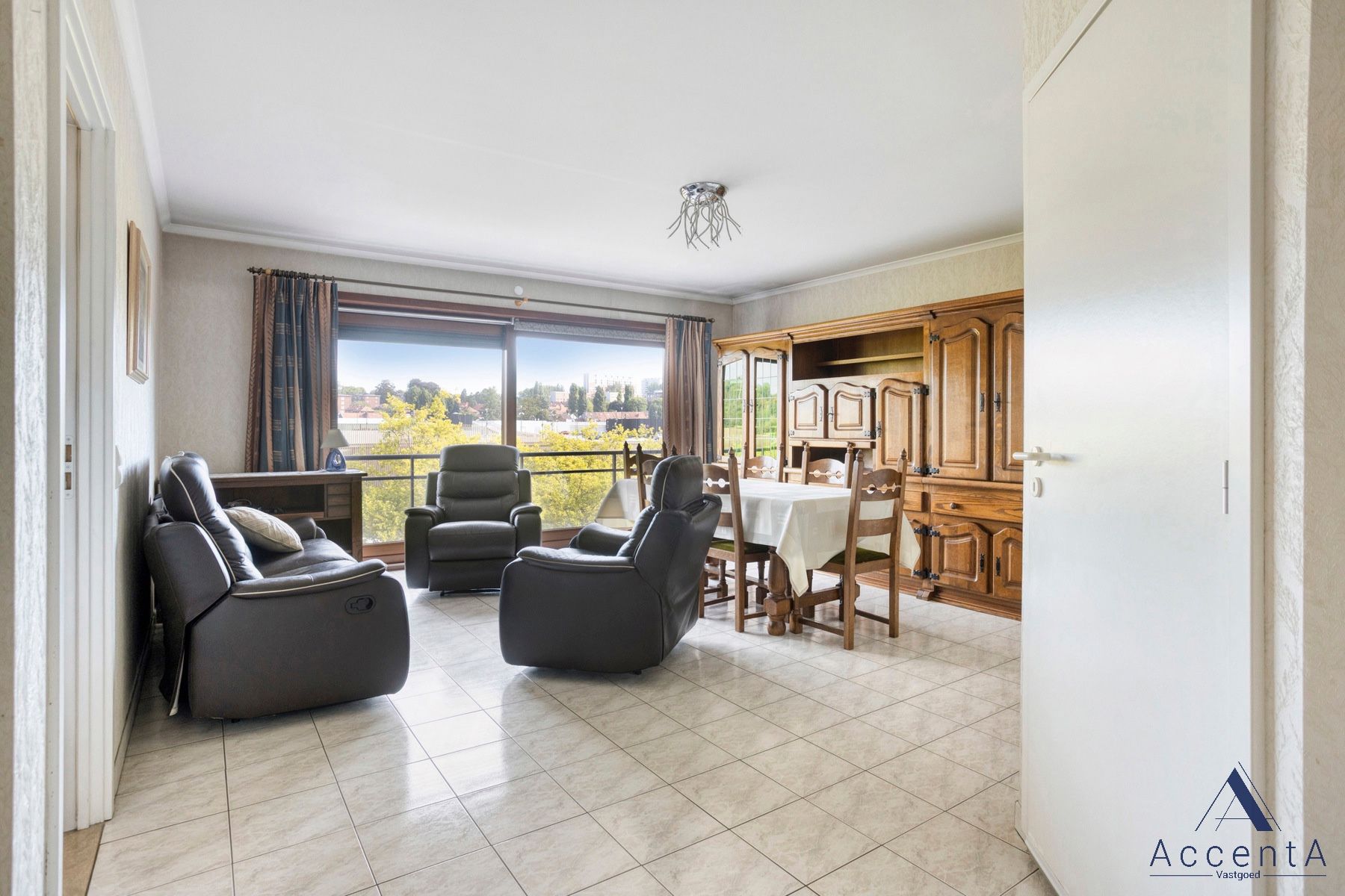 Instapklaar 1-slaapkamerappartement met terras  foto 11