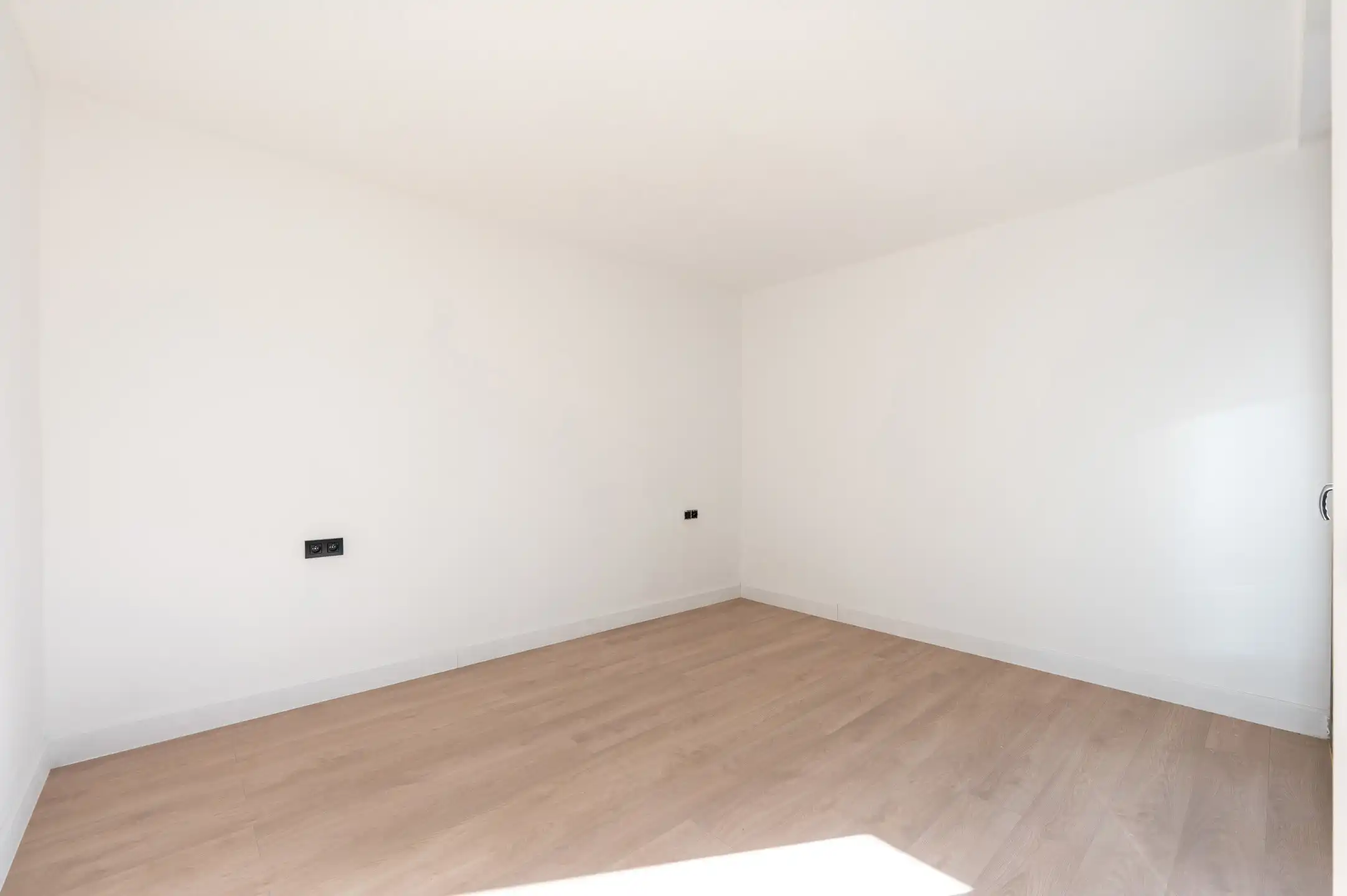 ANTWERPEN - Twee slaapkamer appartement in Whitbread site foto 9