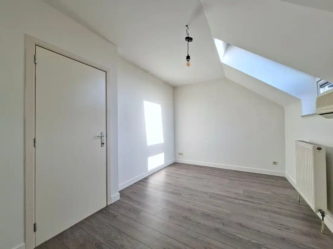 Knus dakappartement met twee slaapkamers foto 14