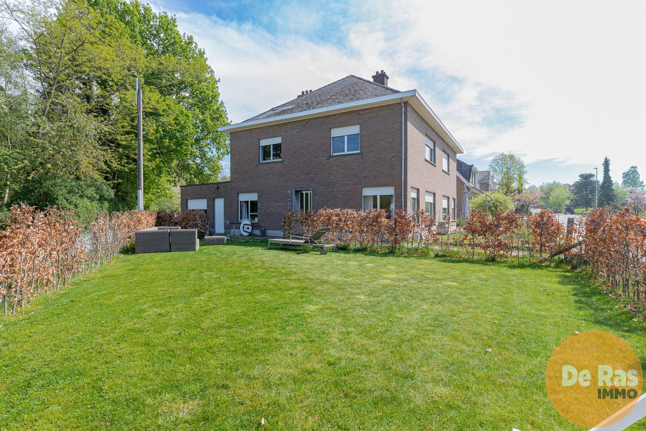 EREMBODEGEM - Ruime gezinswoning aan bosrand. foto 2