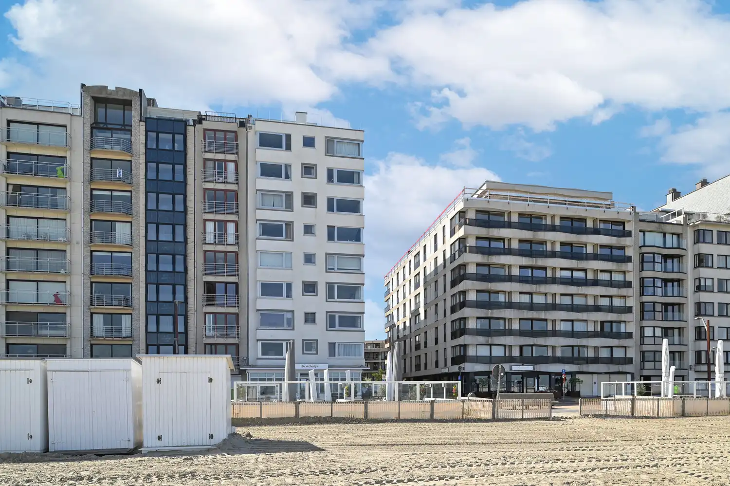 Stijlvol gerenoveerde studio met groot terras en panoramisch uitzicht foto 8