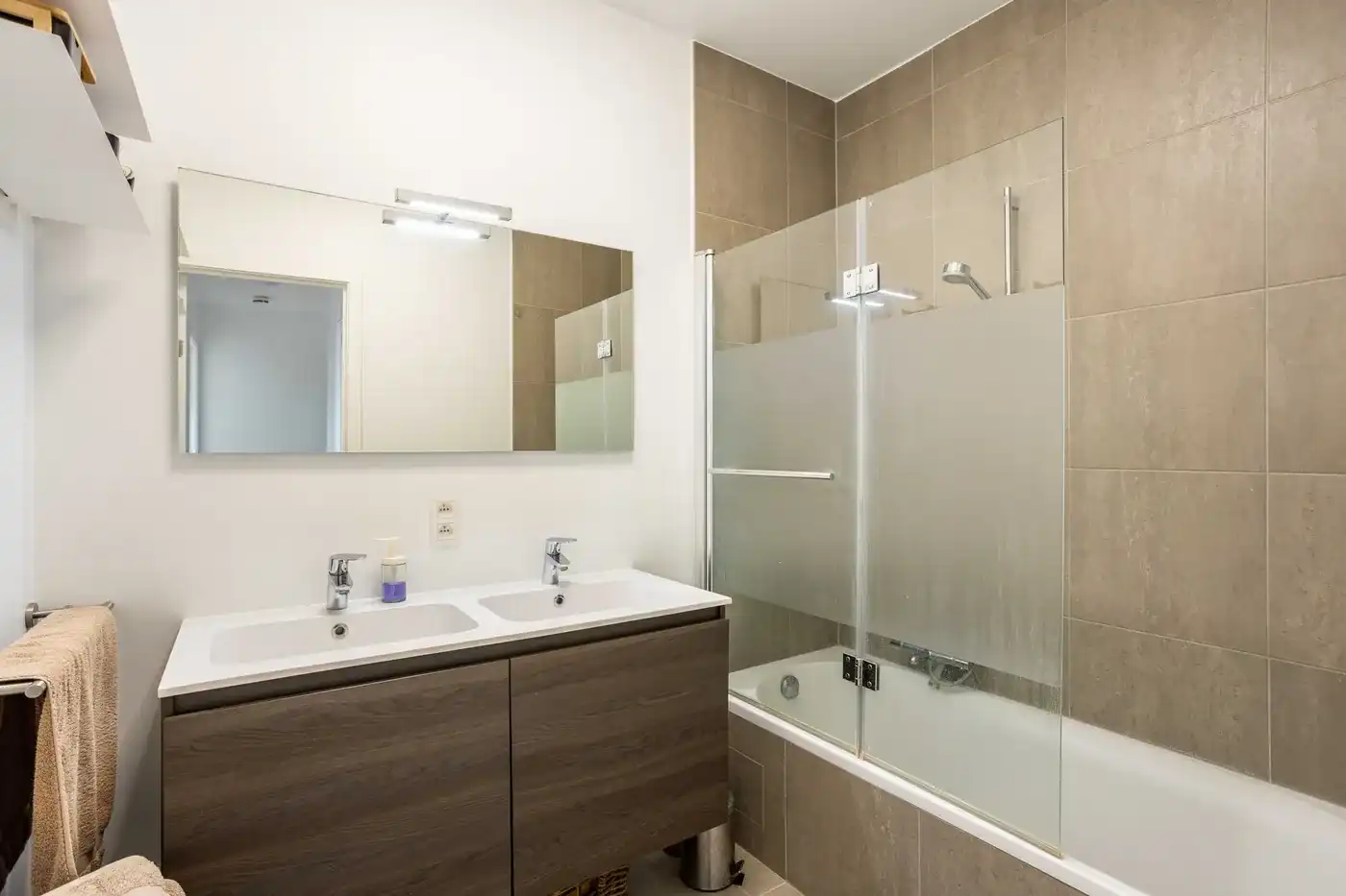 Instapklaar appartement met zuidgericht terras en staanplaats in centrum Kortrijk foto 10