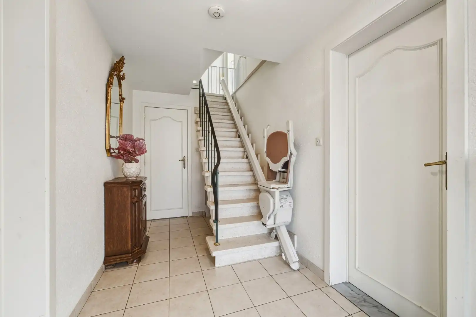 Instapklare, lichtrijke bel-etage woning met ruime garage en terras op centrale ligging foto 12