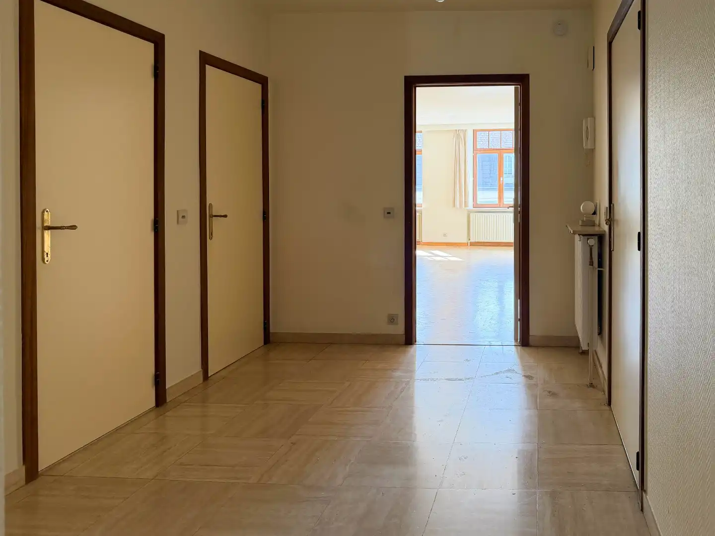 centraal gelegen appartement met prachtig zicht op de Halletoren foto 19