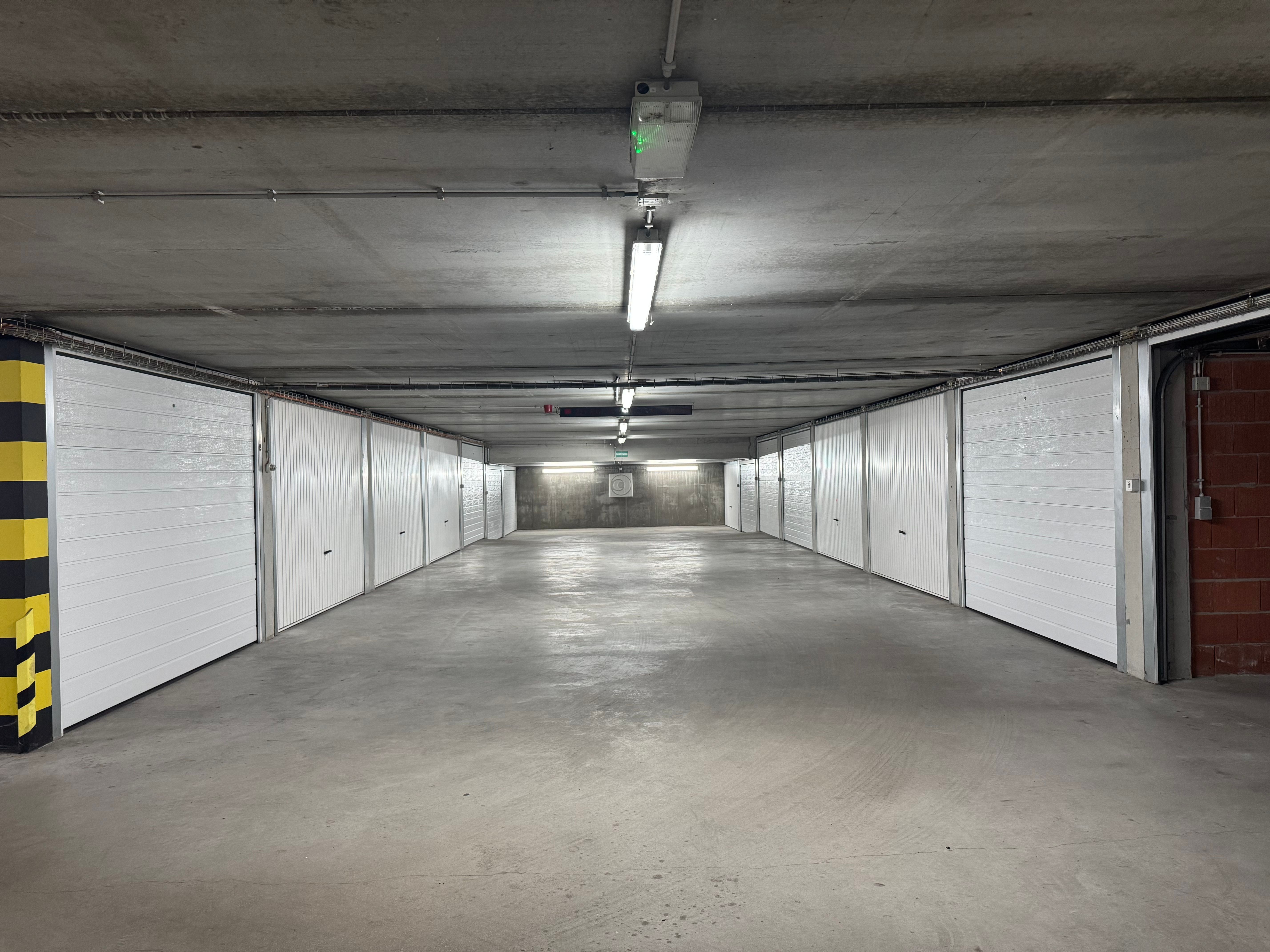 Garagebox vlakbij Jachthaven foto 8