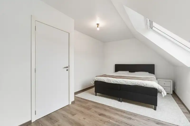 Recente halfopen woning met garage  te Heule foto 9