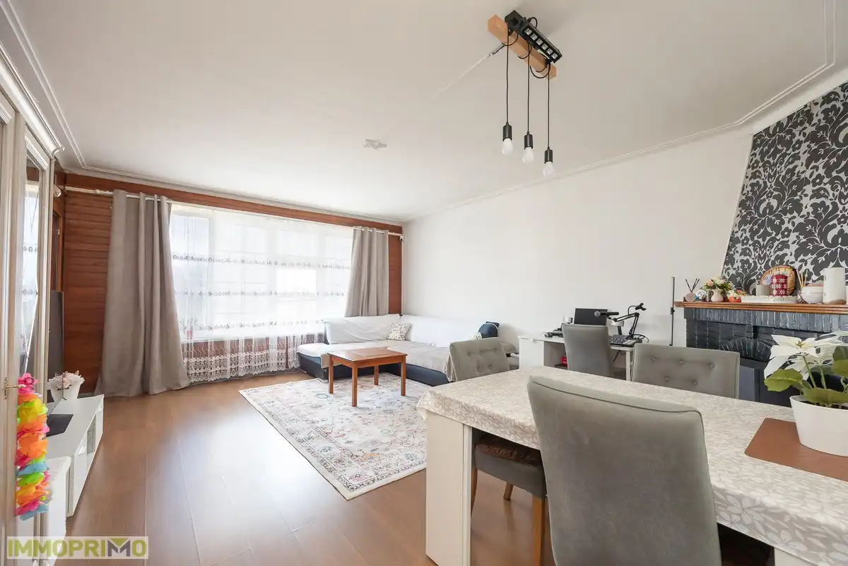 Ruim en lichtrijk appartement met 3 slaapkamers en terras in het hart van Deurne foto 2