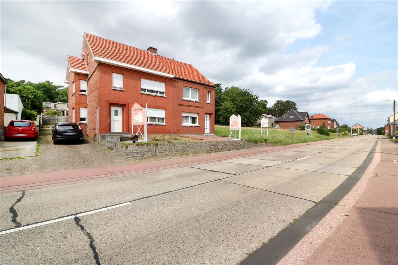 woning (3 slpk + 1 mglk) op ca 11a grenzend aan bos, met veel potentieel foto 2