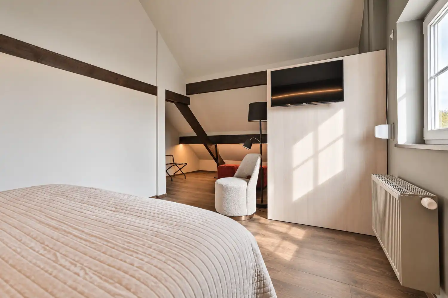 Royale, karaktervolle woning met 5 slaapkamers en 4 badkamers aan de grens met Maastricht foto 20