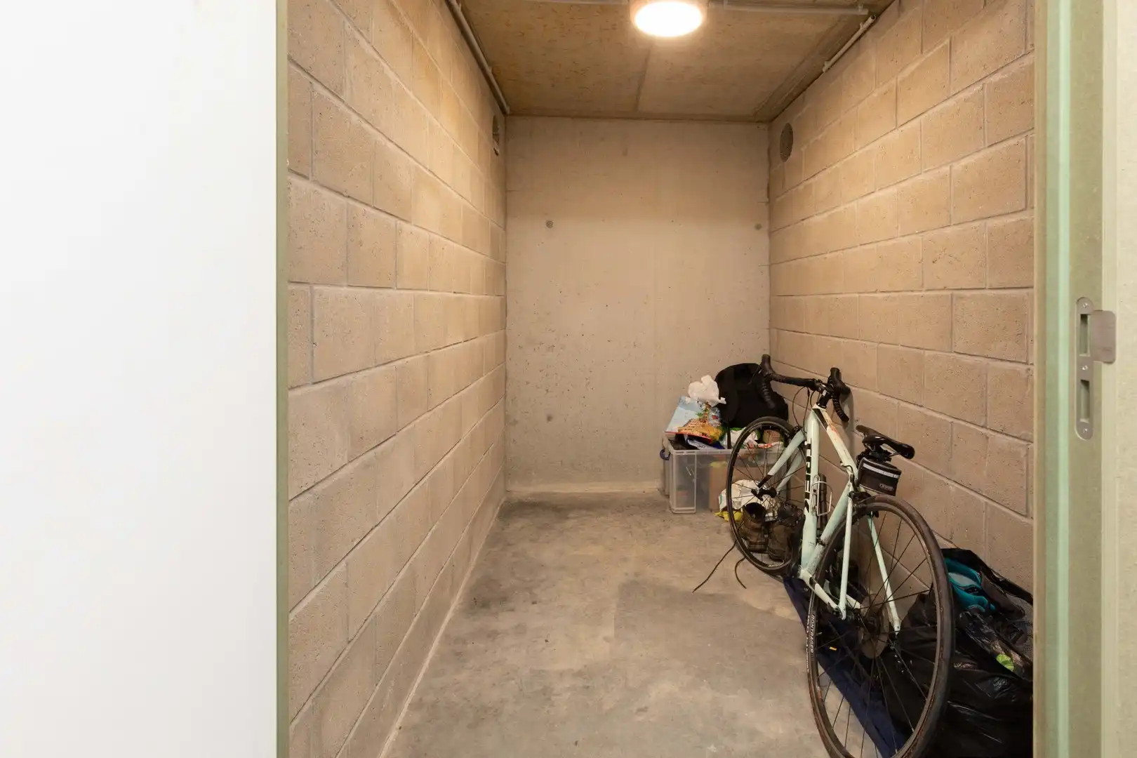 Zeer recent woon- of investeringsappartement foto 19