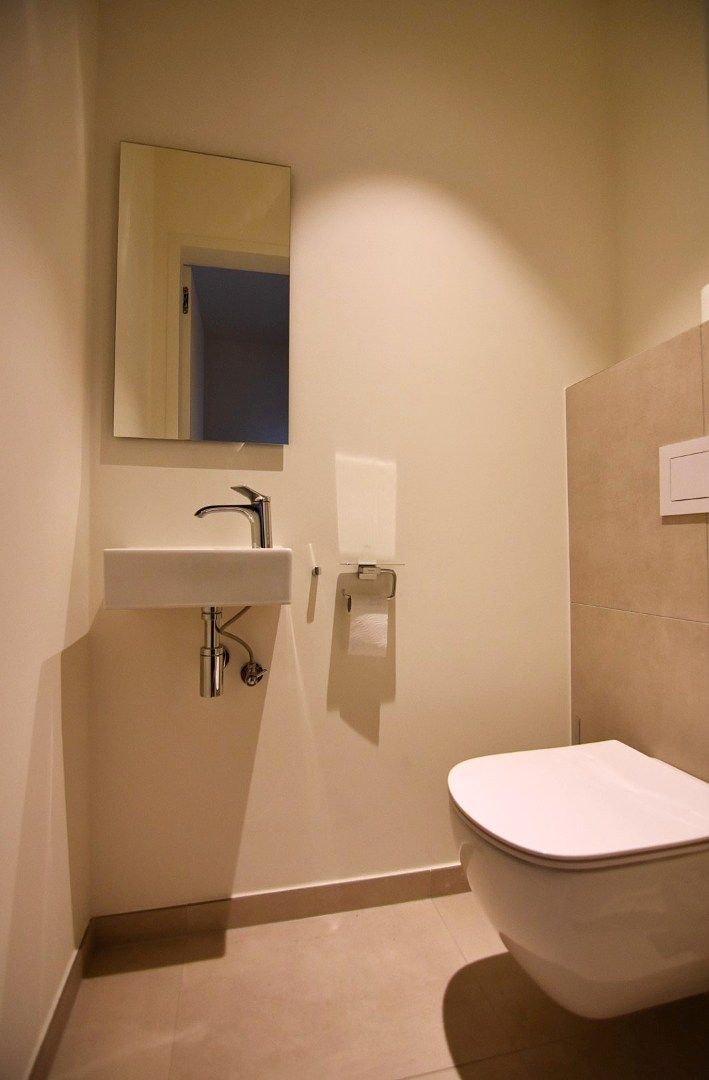 Prachtig afgewerkte nieuwbouw woning in leuke woonwijk foto 8