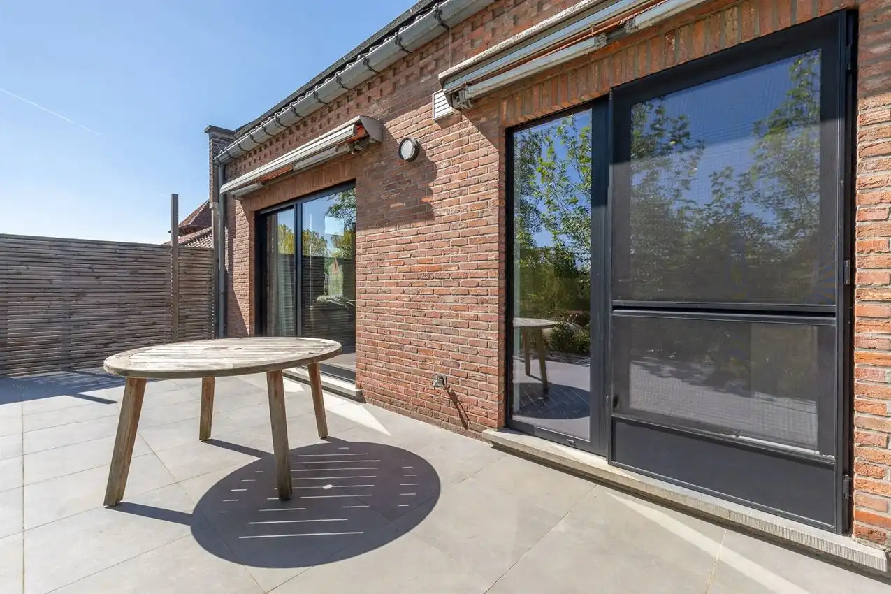 Moderne "Engelse charme, hedendaagse verfijning in oase van groen foto 19