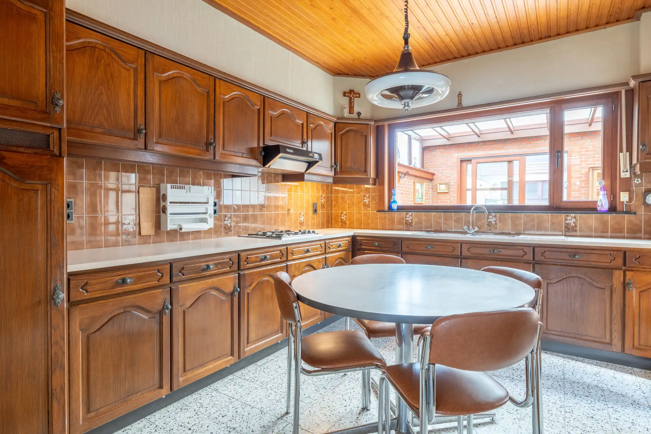 Te renoveren 4slpk woning met magazijn/garage te Vosselaar. foto 11