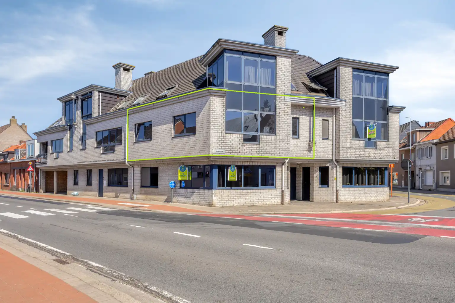 Centraal gelegen appartement met staanplaats foto {{pictureIndex}}