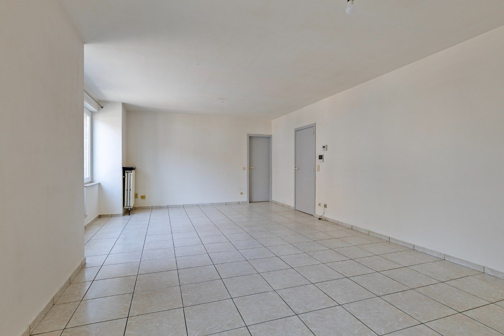Ruim appartement met 2 slpks en garagebox in het centrum van Geel ! foto 4