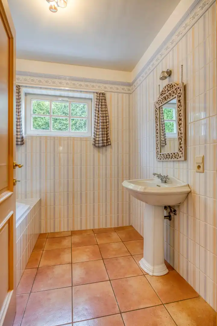 Villa met bureau,  5 slaapkamers, 2 badkamers en ruime tuin in Bierbeek! - EPC 172 kWh/m² - bewoonbare opp. 242 m² foto 13