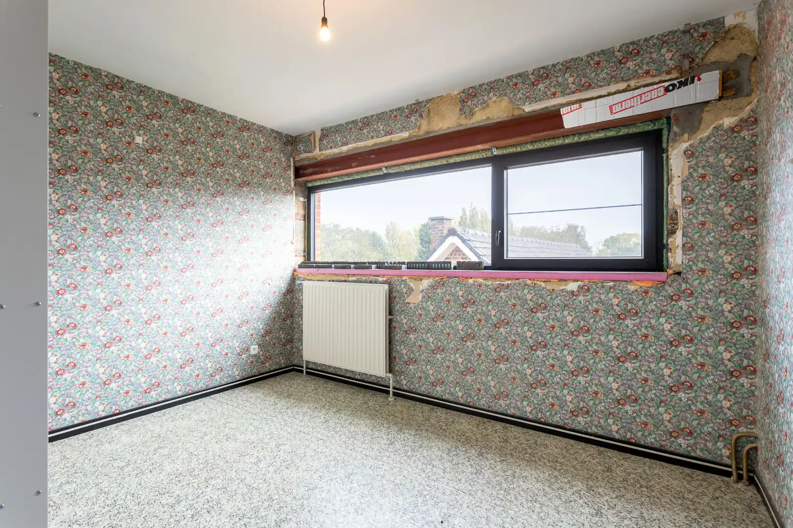 Ruime woning te Pajottegem met 4 slpks, garage en tuin op +-10a! foto 24