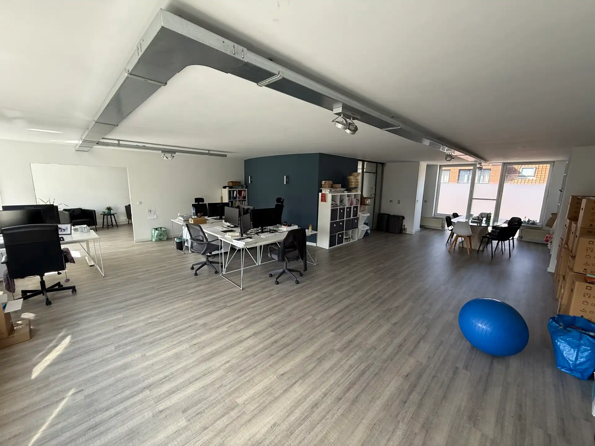 Duplex bureauruimte van 215m² in Strombeek-Bever foto 2