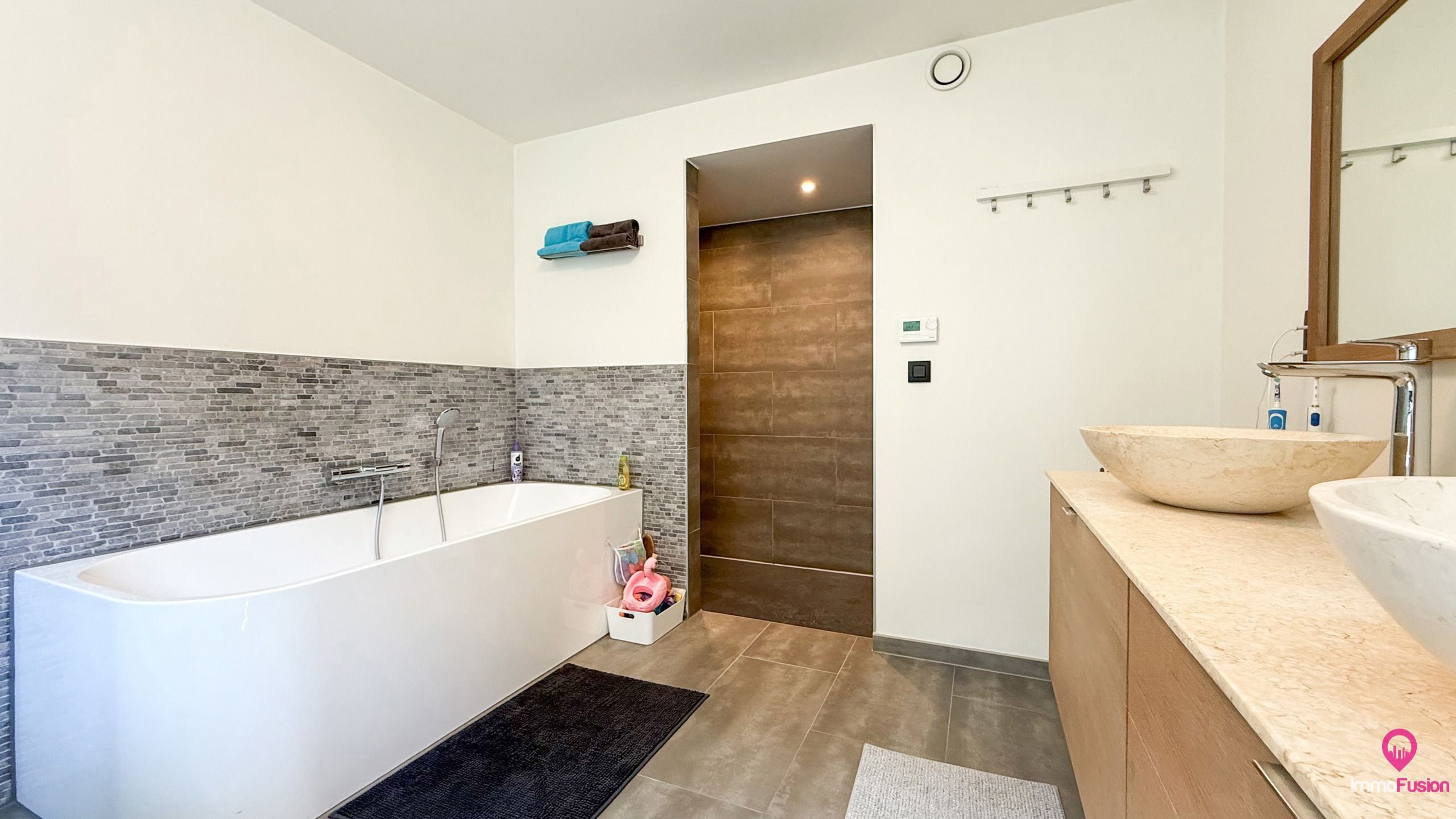 Ruime nieuwbouwwoning met 3 splks centrale ligging in Zolder centrum! foto 25