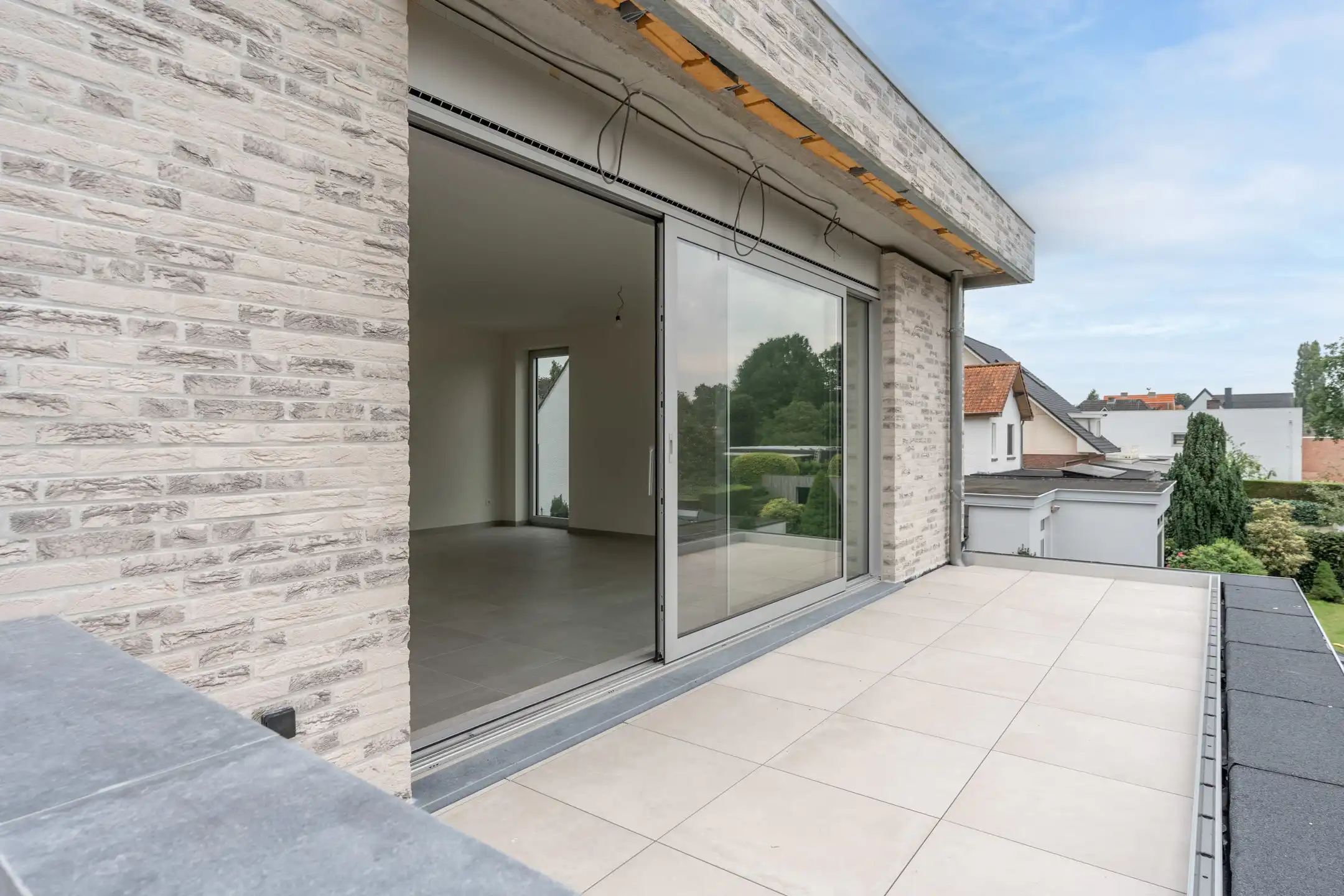 Nieuwbouwappartement met 2 slpks, terras en autostaanplaats. foto 7