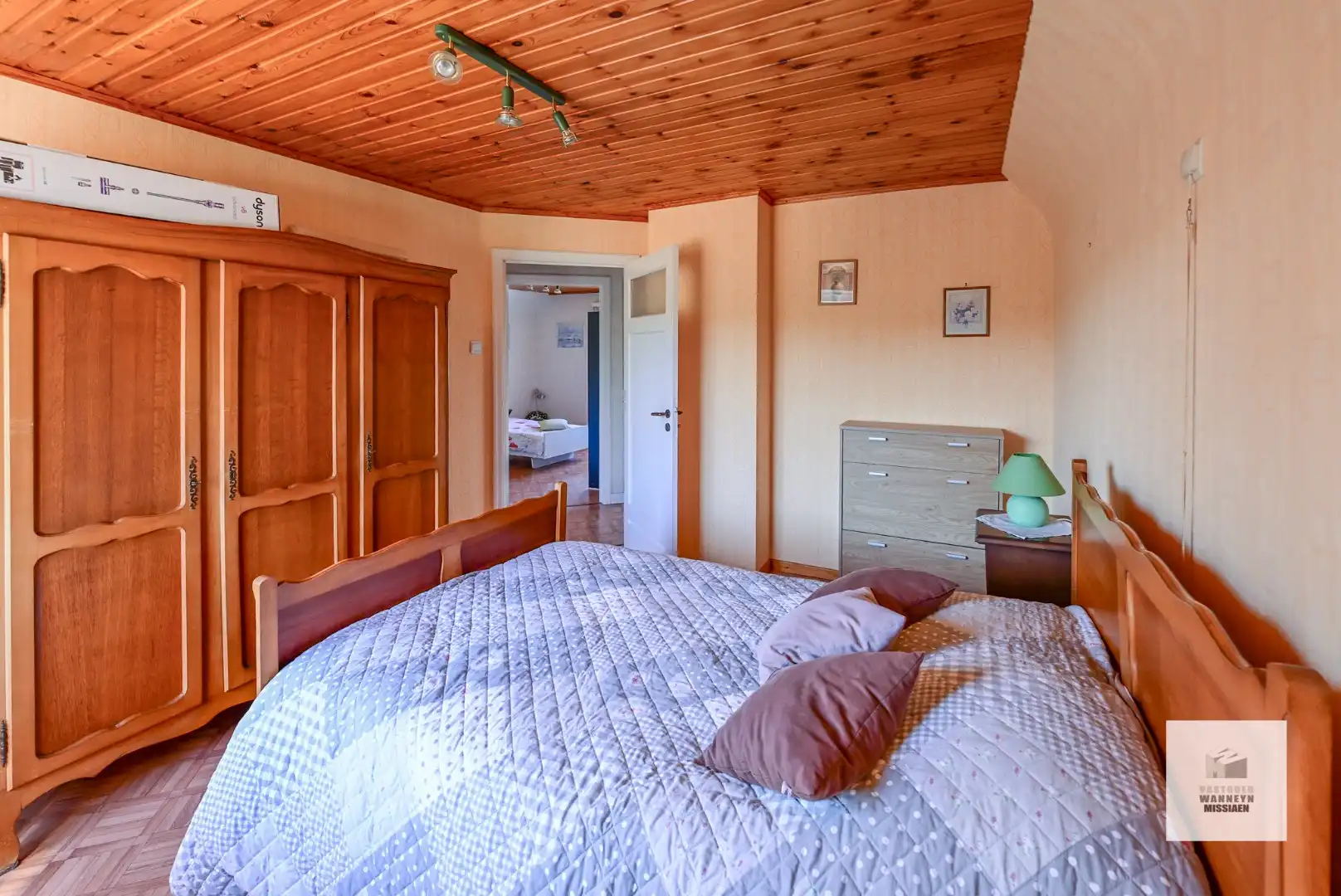 Te renoveren open bebouwing met 3 slaapkamers, tuin en garage op 627m2  foto 12