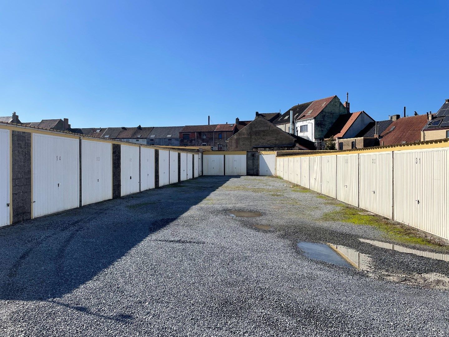 Garages op strategische ligging foto 6