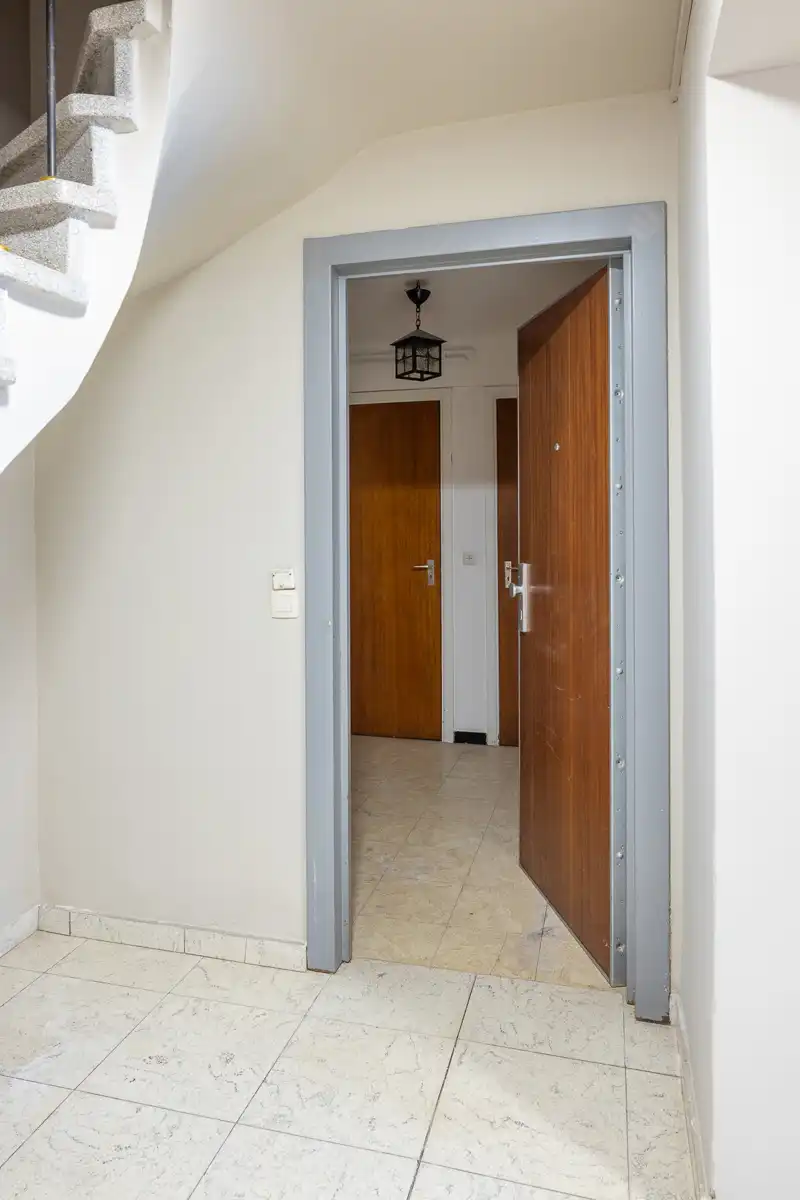 Te renoveren appartement met één slaapkamer  foto 2