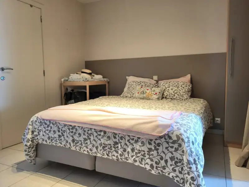 Ruim 2-slaapkamer appartement te huur op jaarbasis foto 7