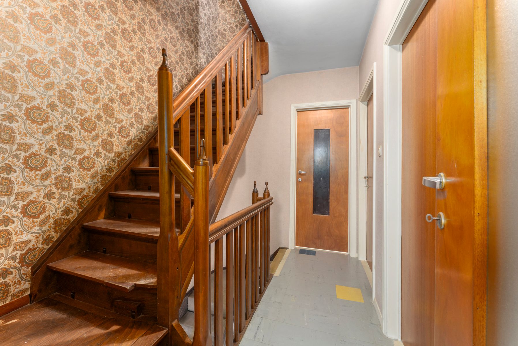 Karaktervolle woning met veel potentieel! foto 10