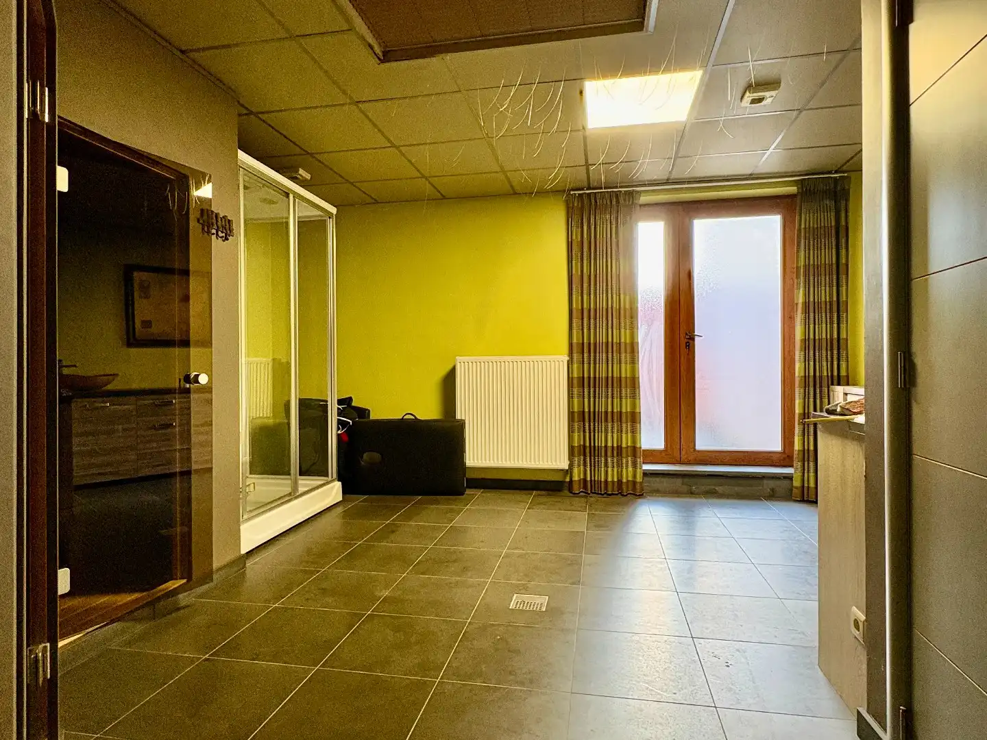 Multifunctioneel gebouw te koop (combinatie wonen & werken) - sauna en winkel - garage - 2 duplexappartementen foto 12