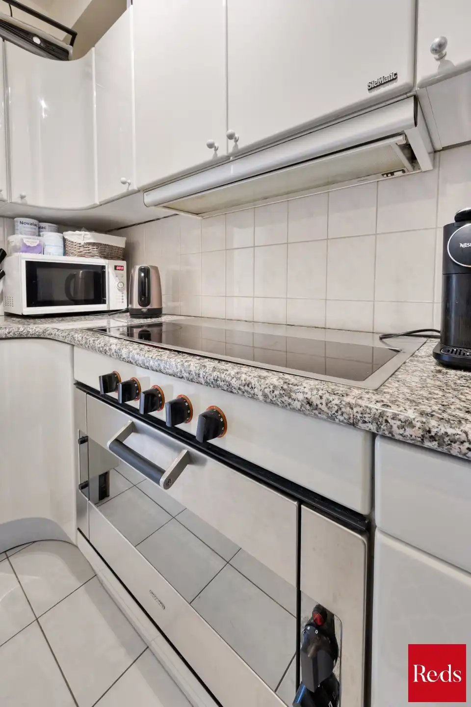 Opbrengsteigendom met 3 verhuurde appartementen nabij stad  foto 10