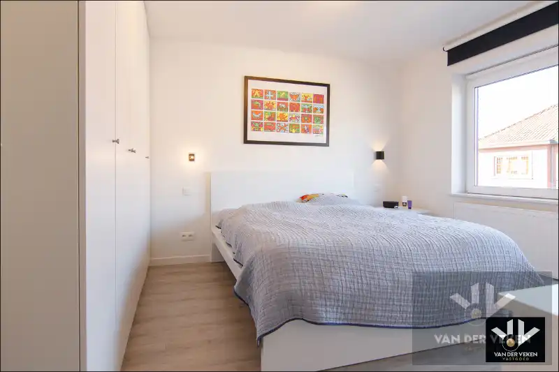 Volledig gerenoveerde en instapklare woning met gezellige stadstuin foto 9