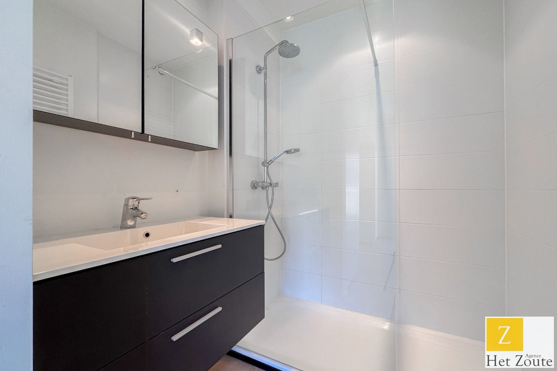 Instapklaar twee-slaapkamerappaertement op centrale ligging foto 6