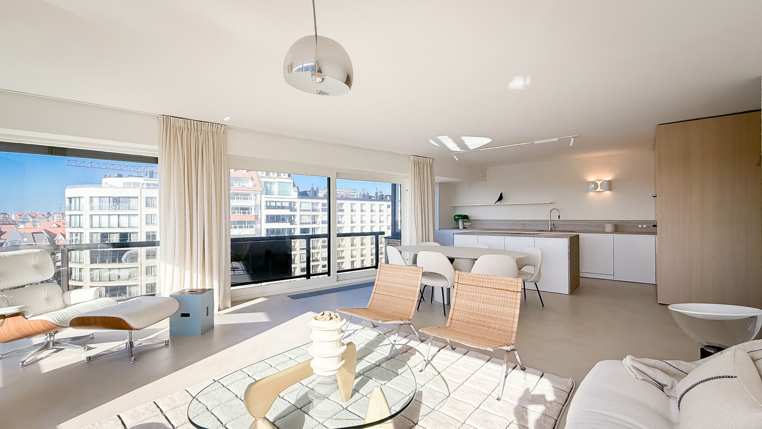 Uitzonderlijk HOEKAPPARTEMENT gelegen op het Albertplein... foto 7