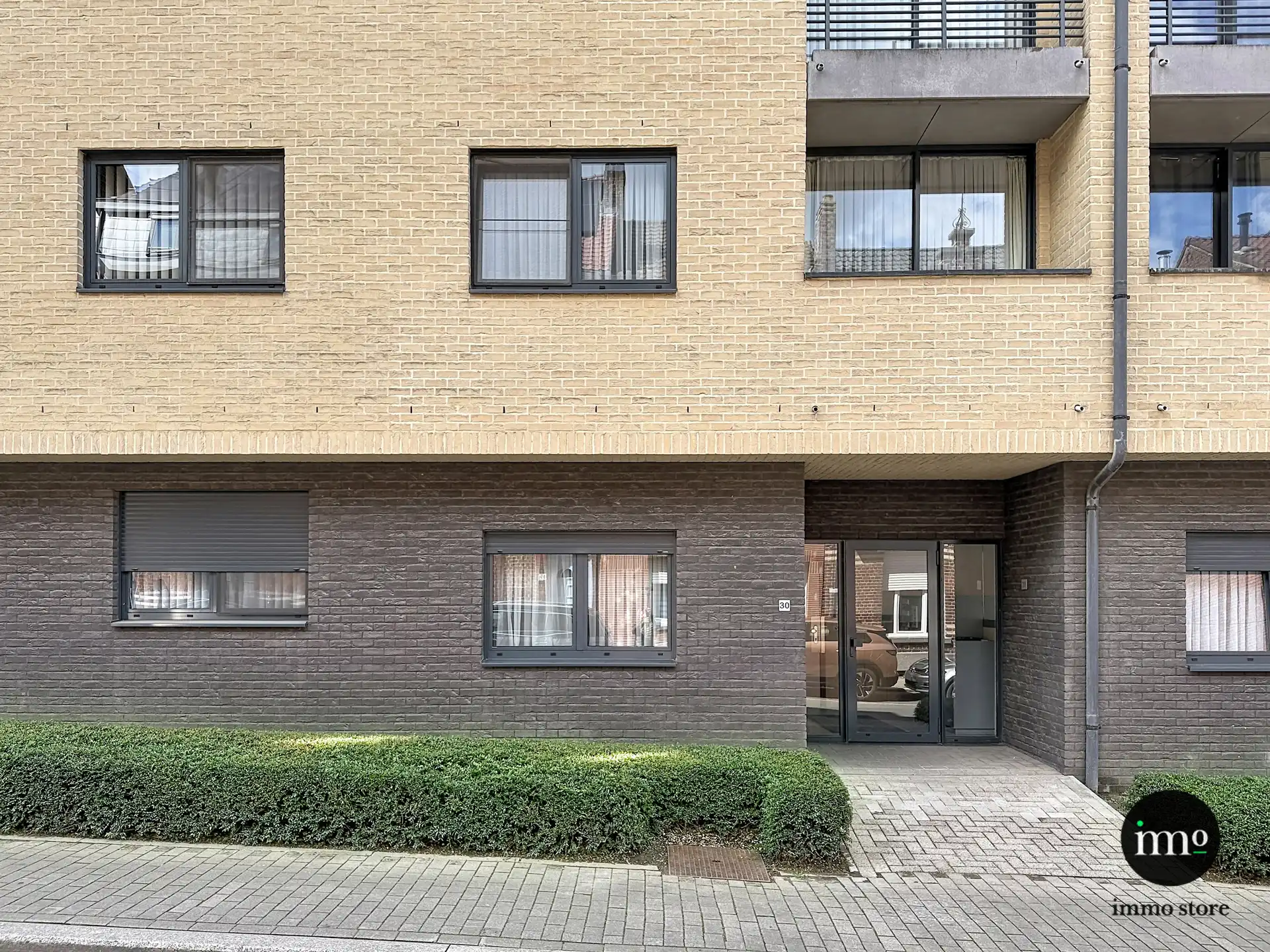 Appartement in Hartje Halle Met 2 slaapkamers en 2 terrassen! foto {{pictureIndex}}