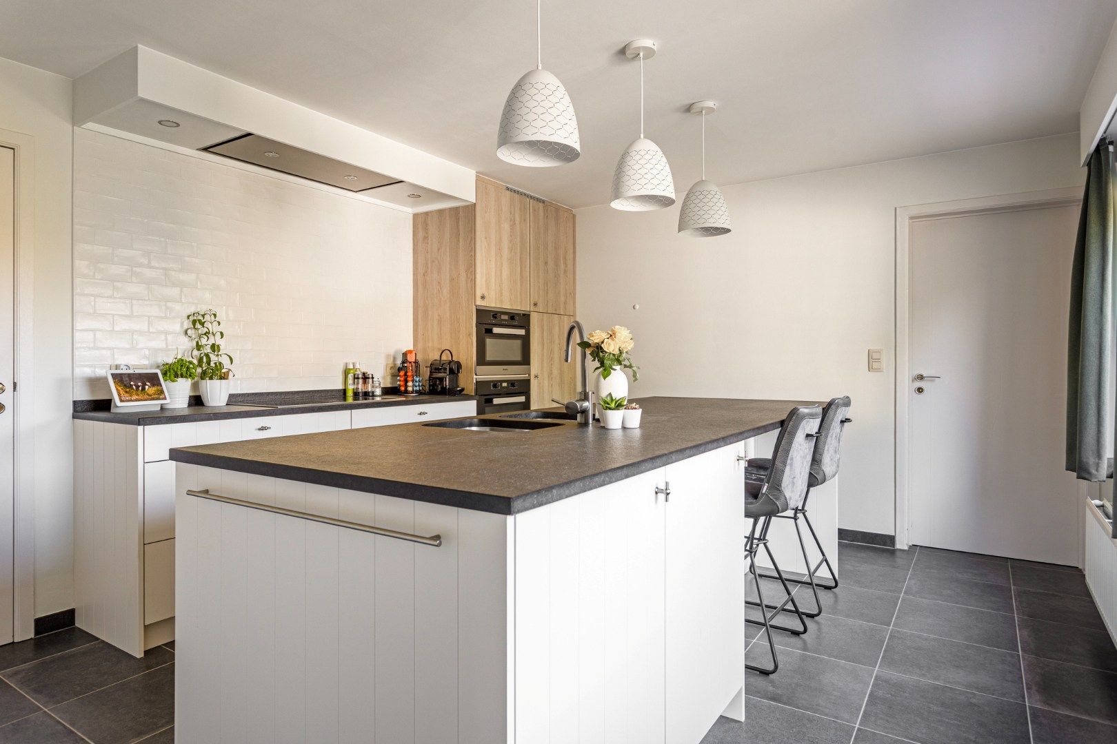 Instapklare woning met 3 ruime slaapkamers op 599 m² te OLV Olen ! foto 11