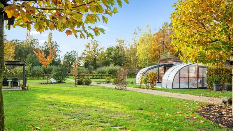 Moderne villa 247m² met bijgebouw-garage en zwembad op 58 are foto 8