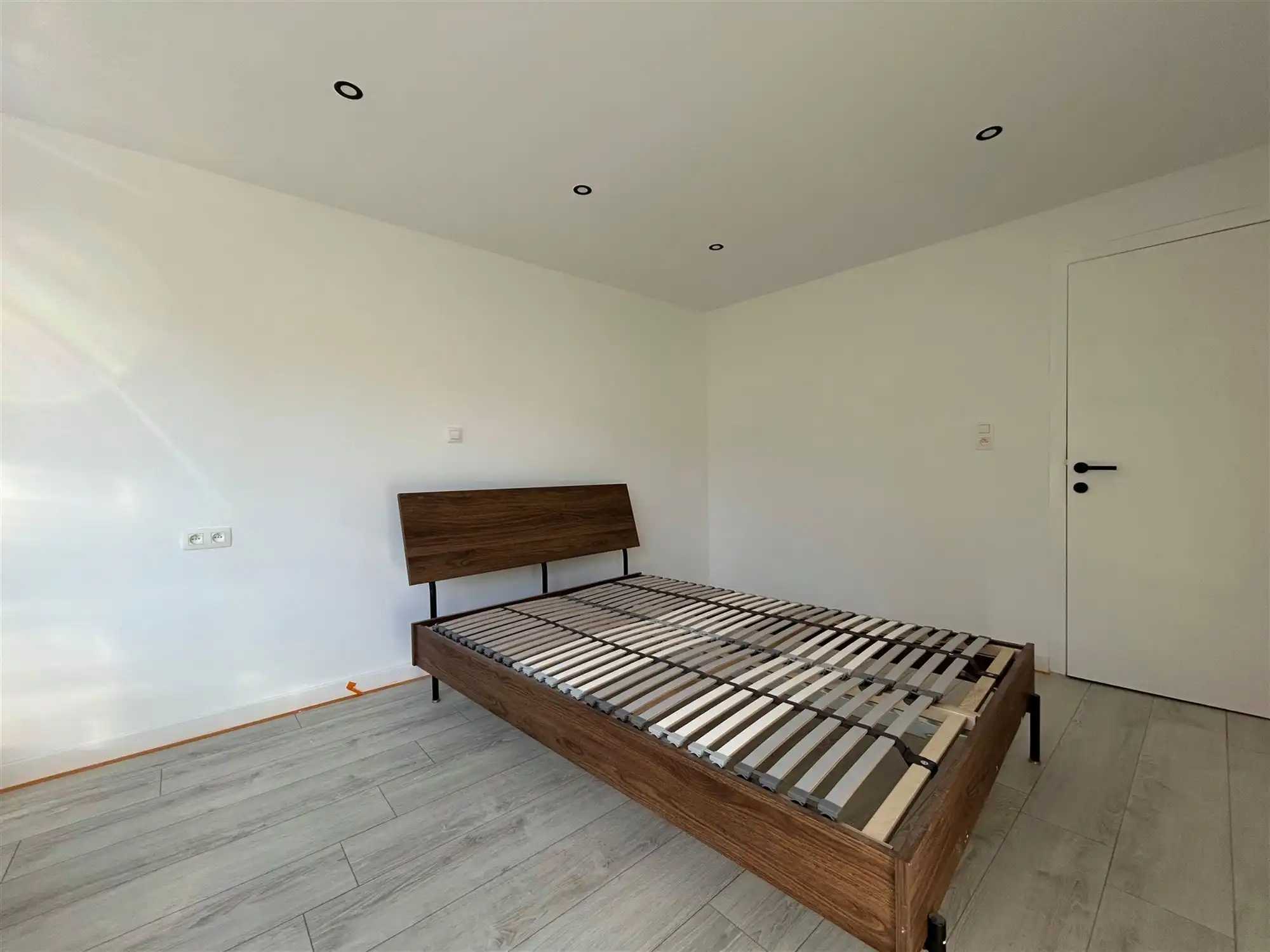 Prachtig gerenoveerd appartement met 2 slaapkamers! foto 3