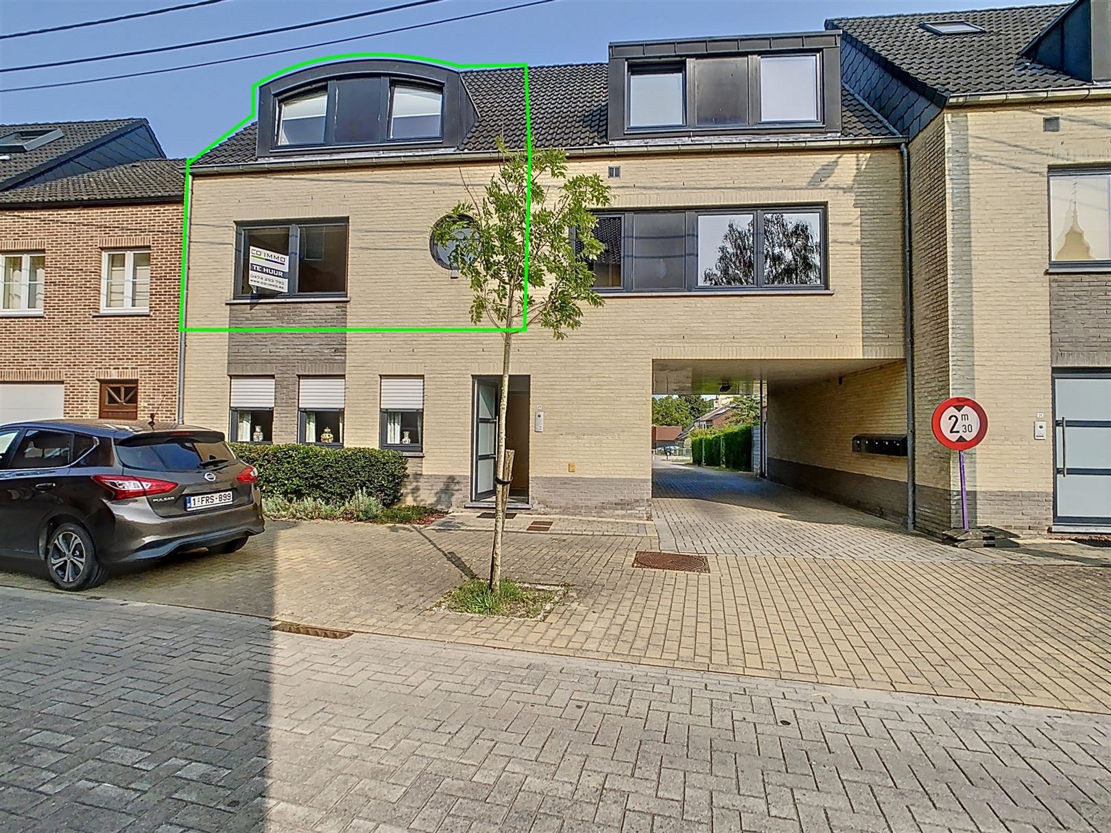 Ruim duplex app met terras, 3 slpks, parkeerplaats foto 2