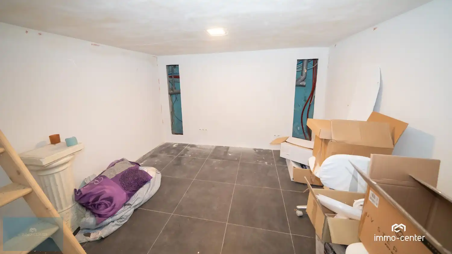 COMMERCIEEL HANDELSPAND (60m²) MET VERNIEUWDE WOONST (2 SLPK) EN GARAGE IN DE BRUISENDE STALENSTRAAT foto 9