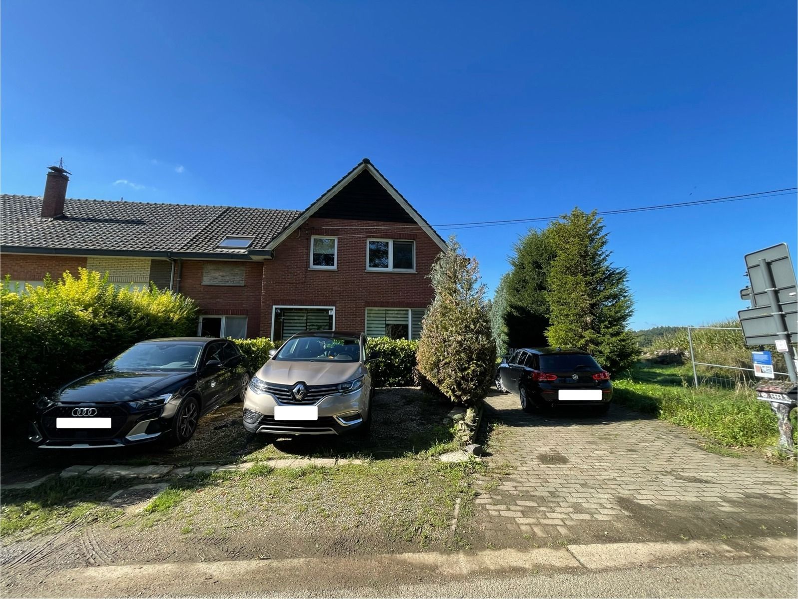 Ruime gezinswoning (4slpk) met tuin in landelijke omgeving. foto 3