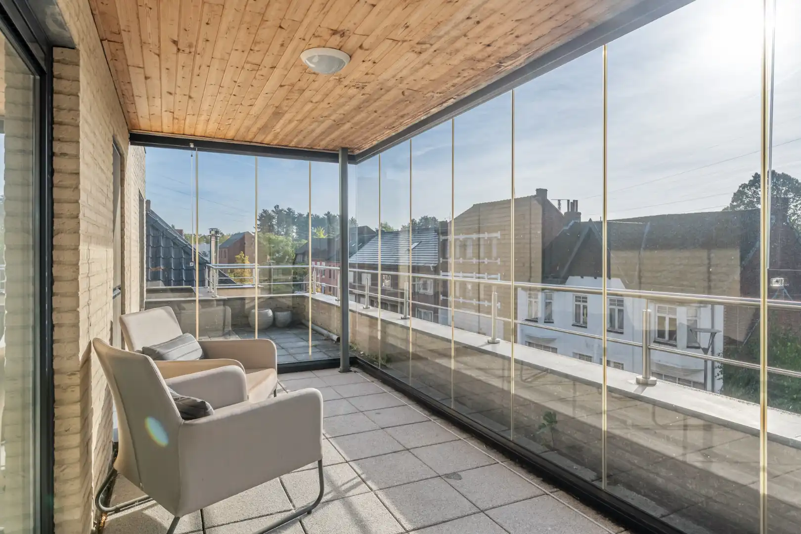 Exclusief penthouse met ruim terras, 2 slpk, extra brede autostaanplaats, centrum Houthalen foto 16