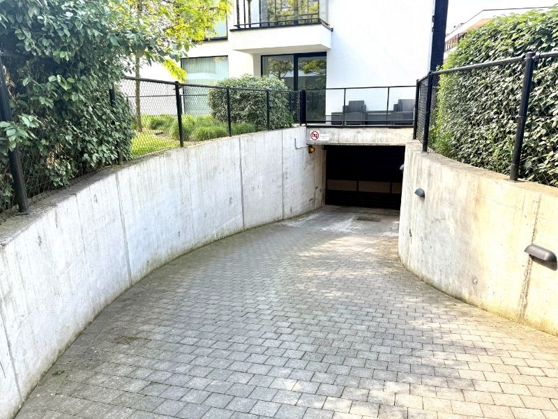 Recente duplex met 2 kamers en garage foto 21