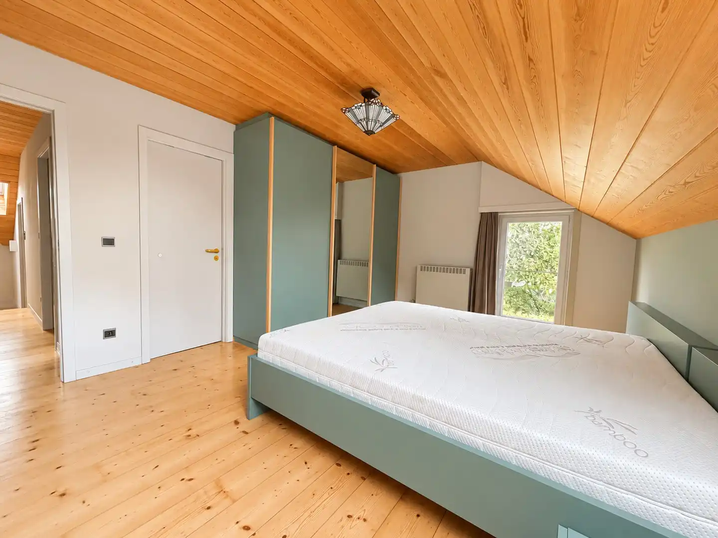 Ruime, lichtrijke en instapklare woning op een heerlijke locatie in Zomergem foto 15