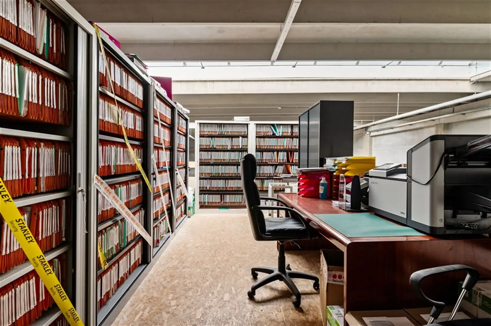 Magazijn met kantoren te koop langs R4 in Merelbeke-Melle foto 15