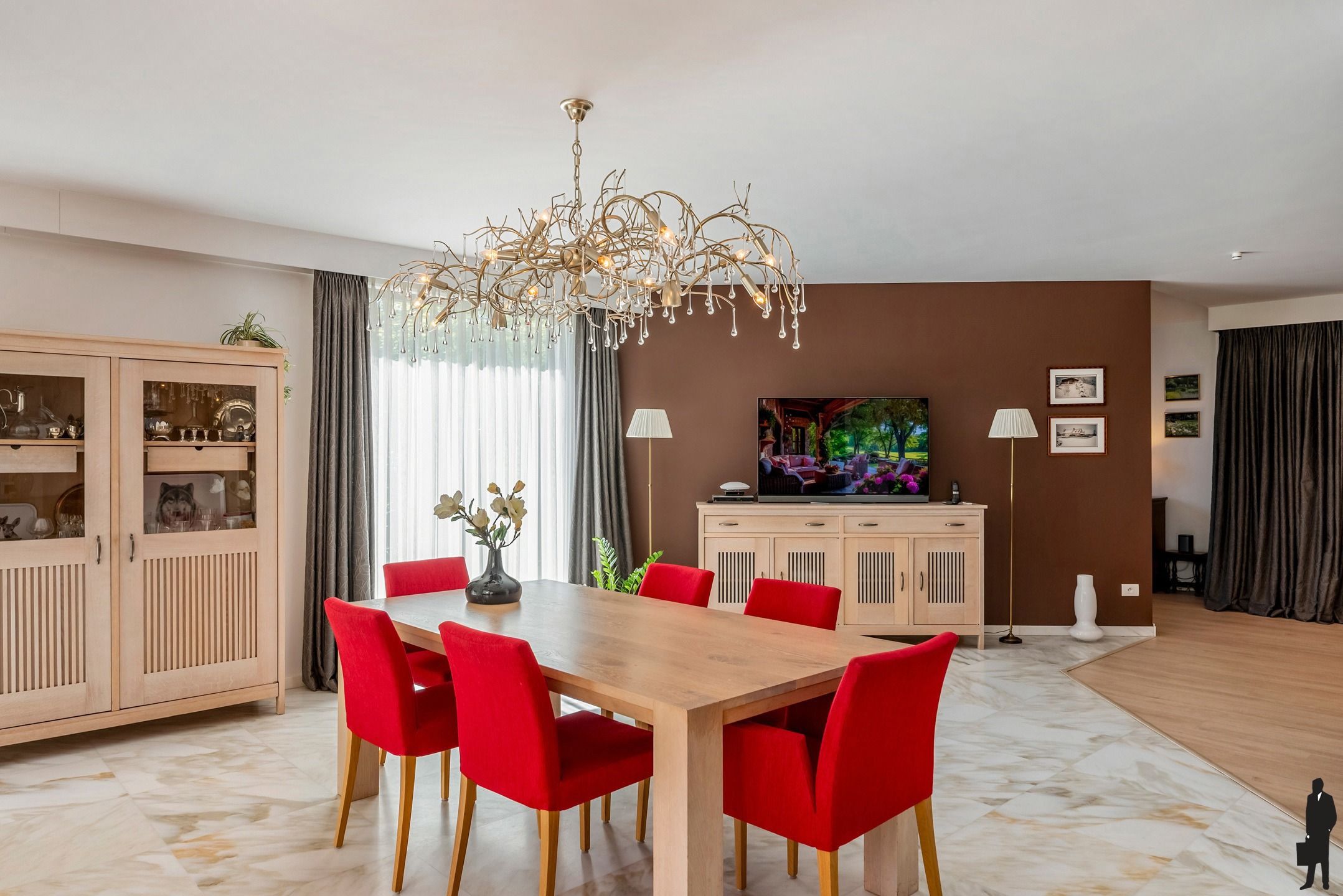 Residentiële villa op hoekperceel van ca. 2.452m² foto 10