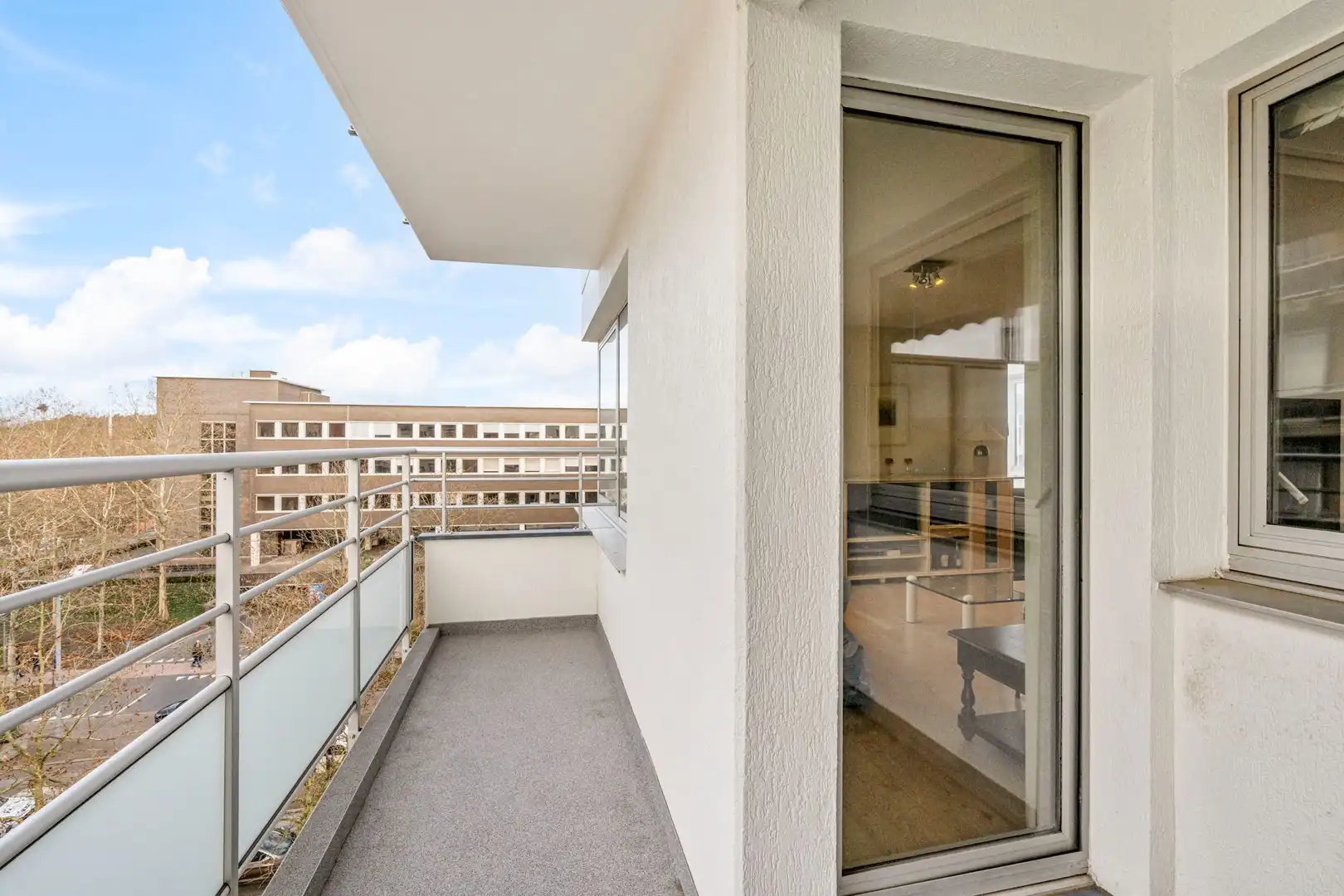 Aangenaam appartement met balkon, vlak bij het centrum van Genk foto 14