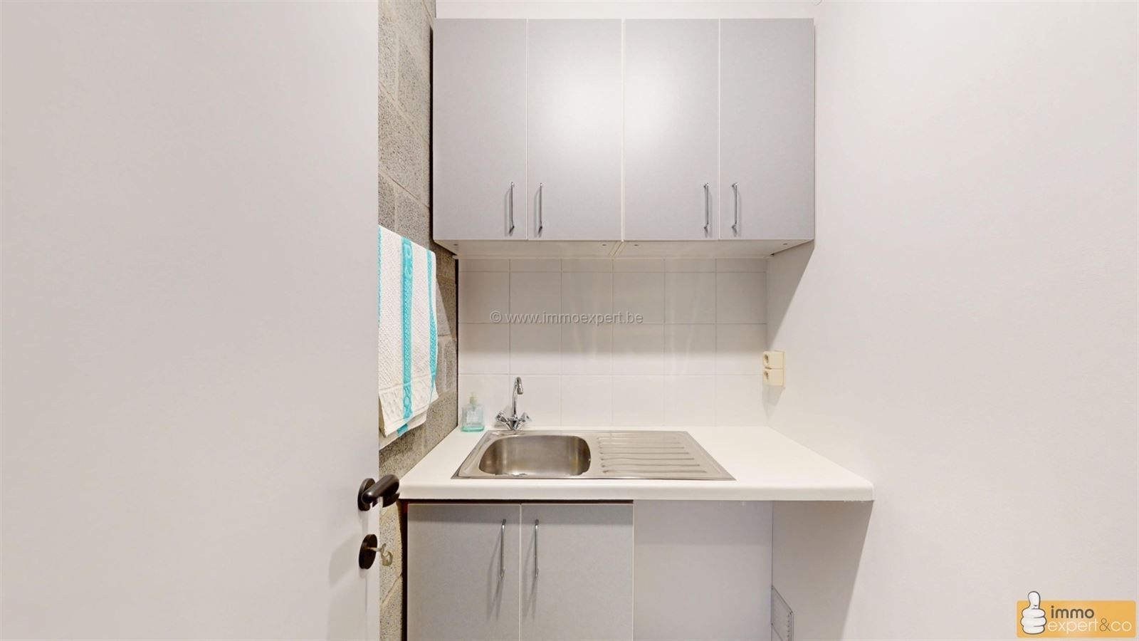 TERNAT: Woning centraal gelegen met 5 slpks en 2 badks foto 9