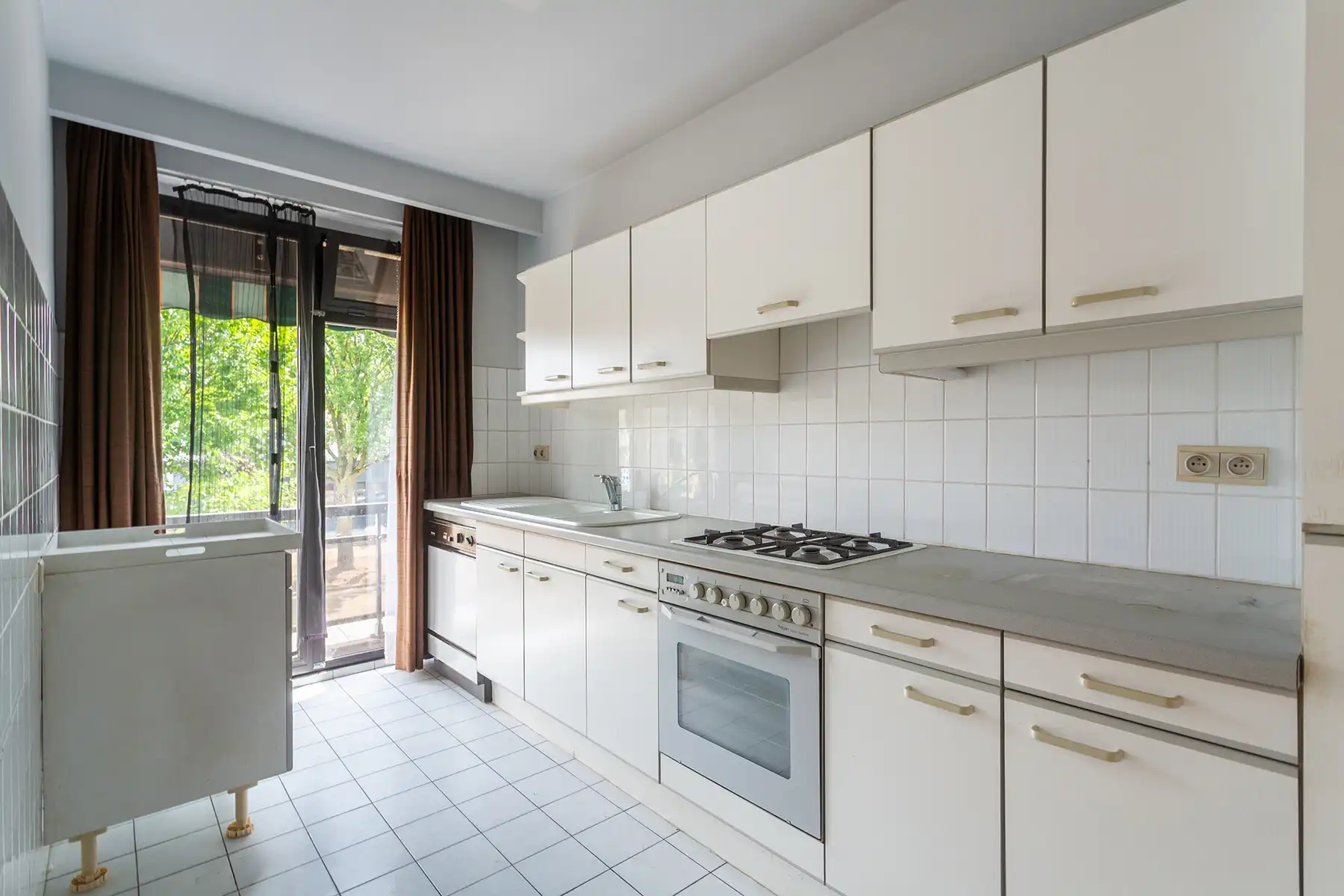 Ruim en lichtrijk 2 slpk app. + 2 terrassen in klein gebouw  foto 8